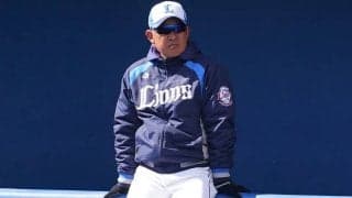 63歳と思えぬ華麗なグラブ捌き　西武・辻発彦監督の技術は「まだGG賞取れそう」