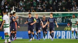 危機一髪！ シチズンズ一行を乗せた飛行機が突風の影響で迂回に次ぐ迂回…機体からは黒煙も