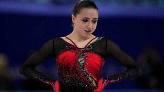 渦中のワリエワが帰国　ロシアの空港に熱狂的ファン殺到、「ワリエワ！」のコールも