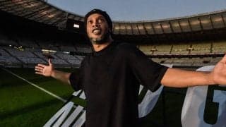 「伝説と魔法使い」サッカー界のレジェンドがバスケ界レジェンドの誕生日を祝福