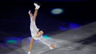 羽根が生えたシェルバコワの純白衣装にネット虜　隠された仕掛けに「何事かと思った」