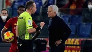 ご乱心！ モウリーニョ監督、見事なパントキックで一発レッド