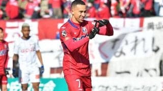 「ドライブシュートの距離と軌道」チアゴ・アウベスの60m豪快弾に驚きの声「漫画みたい」