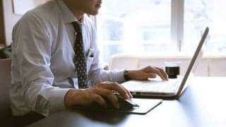 座りっぱなしデスクワーカーが取るべき仕事中の行動「たったこれだけでも血流よくなる」