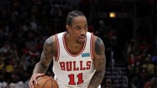 絶好調のデマー・デローザンが8試合連続の35得点超えでNBA史上7人目の快挙を達成