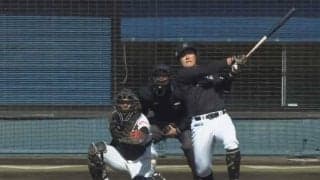 凡フライのはずがバックスクリーン弾　ロッテ21歳の驚愕弾道が「目の錯覚みたい」