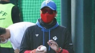 新庄ビッグボス、OP戦“初采配”で初勝利　イニング途中に守備変更の采配も