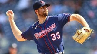 新庄監督もYouTube見て虜…日本ハム193cm助っ人右腕が来日、隔離へて合流予定