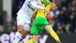 怒りで胸ぐら掴んだDFが急転、とびきりの笑顔で厚い抱擁！ファンも称賛「最も愛すべき出来事」