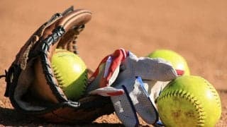 ランナーが目線から消えた!?　捕手のタッチをかいくぐる“神業”が「信じられない」