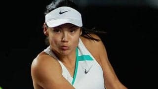 ラドゥカヌ ボーダフォンと契約