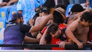 メキシコで起きたファンの乱闘事件、全クラブのサポーターグループがアウェイ入場禁止に