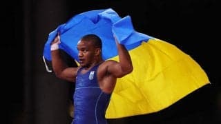 東京五輪唯一のウクライナ金メダリスト　ロシア軍の標的となるも「どこにもいかない」