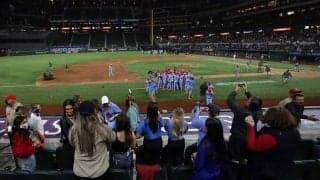 一塁牽制に飛び出しも…本塁に“奇跡の生還”　あり得ない守備に「喝」「恥ずかしい」