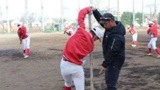 高校球界にも旋風？　パ・リーグ本塁打王“ラオウ”杉本を育てた根鈴雄次の「タテ振り」打撃革命