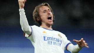 「メッシを止めたぞ！」モドリッチのクリーンなスライディングタックルに脚光「未来が見えているのか？」