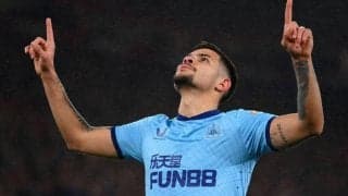 「ニンジャだ！」ニューカッスルMFのアクロバティックゴールに反響、ゴールを背に難しい体勢から