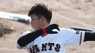 巨人期待の21歳は「肩強すぎやろ」　ミス挽回の“振り返りキャノン”が「芸術性高い」