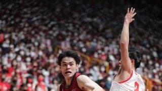 川崎ブレイブサンダースが天皇杯連覇達成 – ファイナルで千葉ジェッツを82-72で破る