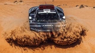 W2RCアブダビ：アウディのステファン・ペテランセルが優勝、セバスチャン・ローブは選手権首位に