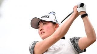 ゴルフ界で「お金をかけずに強くなる」実践　プロになった娘のキャディー務めた父の幸せ