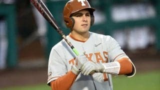 「これは攻撃的」「無礼」　投手に向かって放り投げた“バットフリップ”が物議