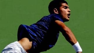 アルカラス16強 同胞対決制す