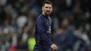 「彼女が一番辛い」PSGサポーターからブーイングのメッシ、スタンドの妻は悔しさをかみ殺す「この行いは信じられない」