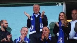 英首相「全く不適切な行動」、アブラモビッチ氏のチャントを歌うチェルシーファンに忠告