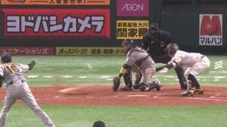 「これはパない」投げたバットで内野安打　鷹ドラ4の“執念打法”が「究極の曲芸打ち」