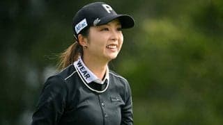 サングラスの女子ゴルフ菊地絵理香が練習へ　珍しさに「女スパイ」「貴重です」の声