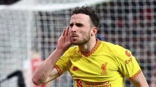 ｢ここを射抜く｣!?リバプールFWの｢技ありゴール炸裂｣でアーセナル撃破!サッカー日本代表・南野拓実がベンチ入りの試合で決まったポルトガル代表FWの｢先制ゴール｣