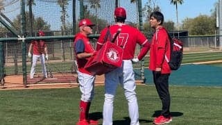 【MLB】大谷翔平、キャンプ“初安打”も悶絶「あ゛ぁ」　剛腕シンダーガードと初対戦