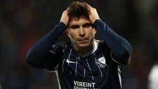 ボーフムvsボルシアMGでアクシデント、副審の後頭部にコップが直撃し69分で中断《ブンデスリーガ》