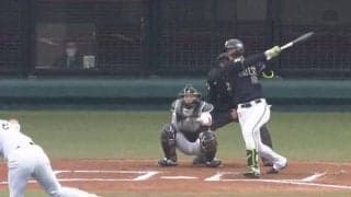 鷹外野陣も慌てる大激走　“ヘッスラHR”のオリ19歳は「こんなに足速かったんや」