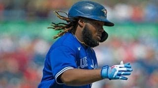 大谷翔平のライバル、ゲレーロJr.は初打席で特大130m弾　米ファン「この映画は悪夢に」