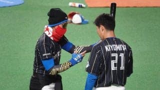 新庄監督、11打席ぶり安打の清宮を辛口祝福「ちょっと違ったな」　試合前に直接指導
