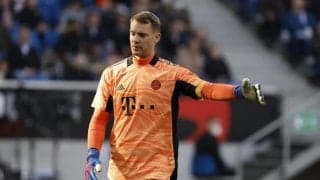 「GKが味方5人よりも前に出てプレー」マヌエル・ノイアーが右サイドバックの位置から華麗なサイドチェンジ!「ゲームのFIFAか」と話題