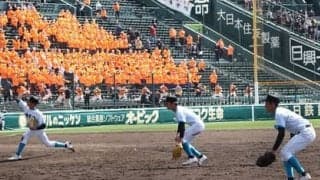 甲子園に異様な光景。山梨学院「バントシフト」の発案者はあの人物、パワー全盛の高校野球に一石を投じた