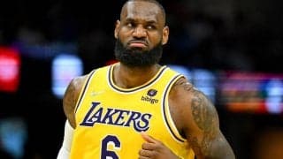 レブロンが古巣相手にトリプルダブル…八村は2戦連続先発もチームは逆転負け／NBA