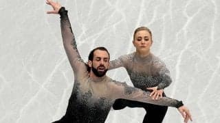 世界フィギュアで痛ましいアクシデント　女子選手が脳震とうで棄権「しばらく動けず」