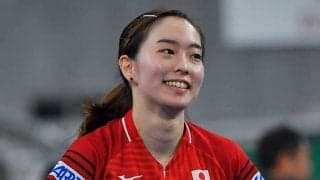 石川佳純、人気女子アナとCM共演　青いワンピース姿に反響「姉妹？」「大人になった」