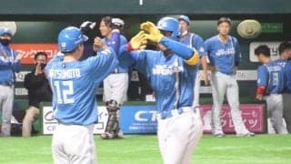 日本ハム万波が1号同点2ラン！　新庄ビッグボスも大喜び、スタメン起用に応える