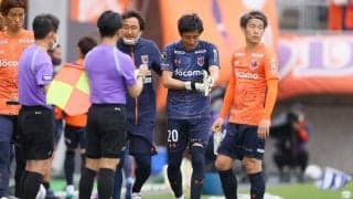 【J2アディショナルタイムの「天国と地獄」】大宮に「想定外アクシデント」発生！「本職CB」GKが30分間耐え忍んだ後の「劇的結末」(2)