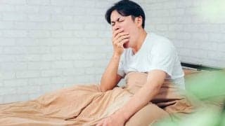 睡眠の質を上げる「就寝前のストレッチ3種」　布団に入っても眠れない人にオススメ