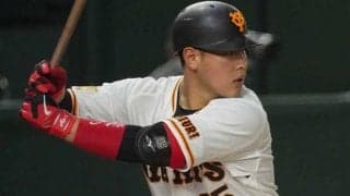 「打球角度おかしい」　巨人・岡本和、2試合連発の“逆方向弾”は「次元が違う」