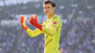 名古屋の守護神ランゲラック一家が日本の“桜”を堪能！ベビーカーを押す姿も様に