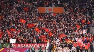 ｢え、声出しOK｣!?日本代表戦でベトナム代表サポーターが｢国歌とチャントを大合唱｣入場者数｢4万4600人｣再三のアナウンスも止まらず…主将・吉田麻也がベトナムサポに向けて取った行動