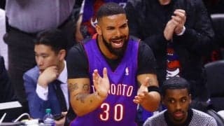 総額1億円以上……ドレイクがNBAカード開封でジョーダンのルーキーカードを引き当てる