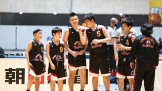 【全国ミニバス2022】モヒカン＆ダンクで目標とするNBAの舞台を一歩先取り！ 会場を沸かせた南井上ブルドッグス＃６宮本ハク